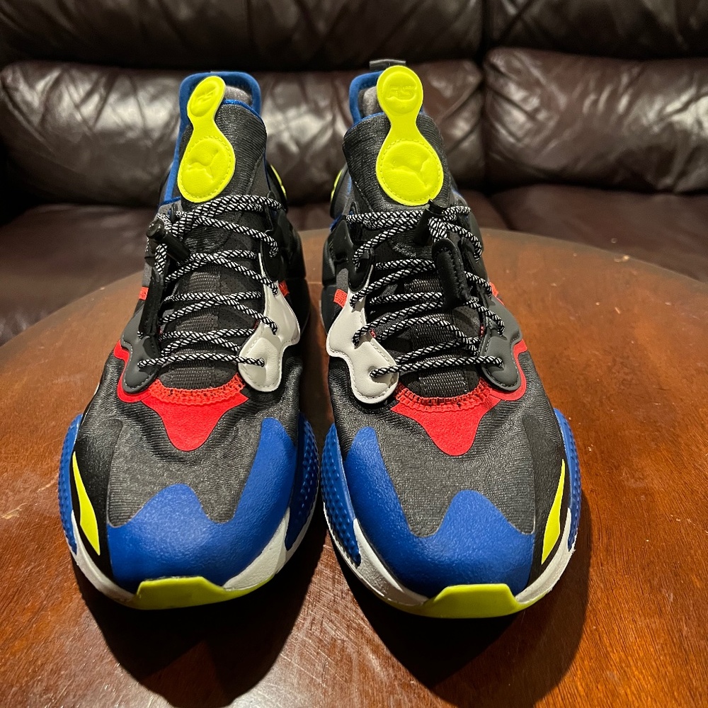 Puma Mens Tennis Shoes Size 11 (Fits like a Size 11)